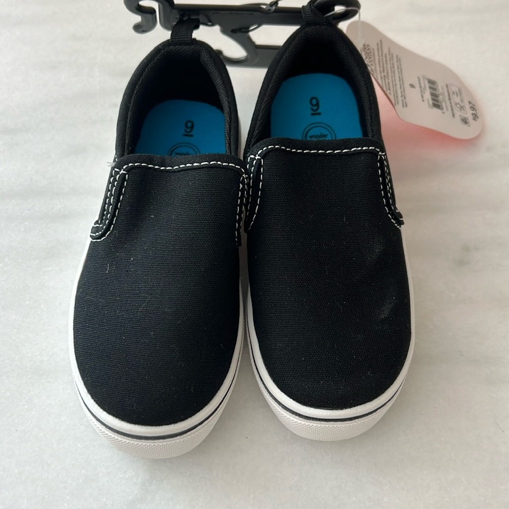 Kids slip on shoes